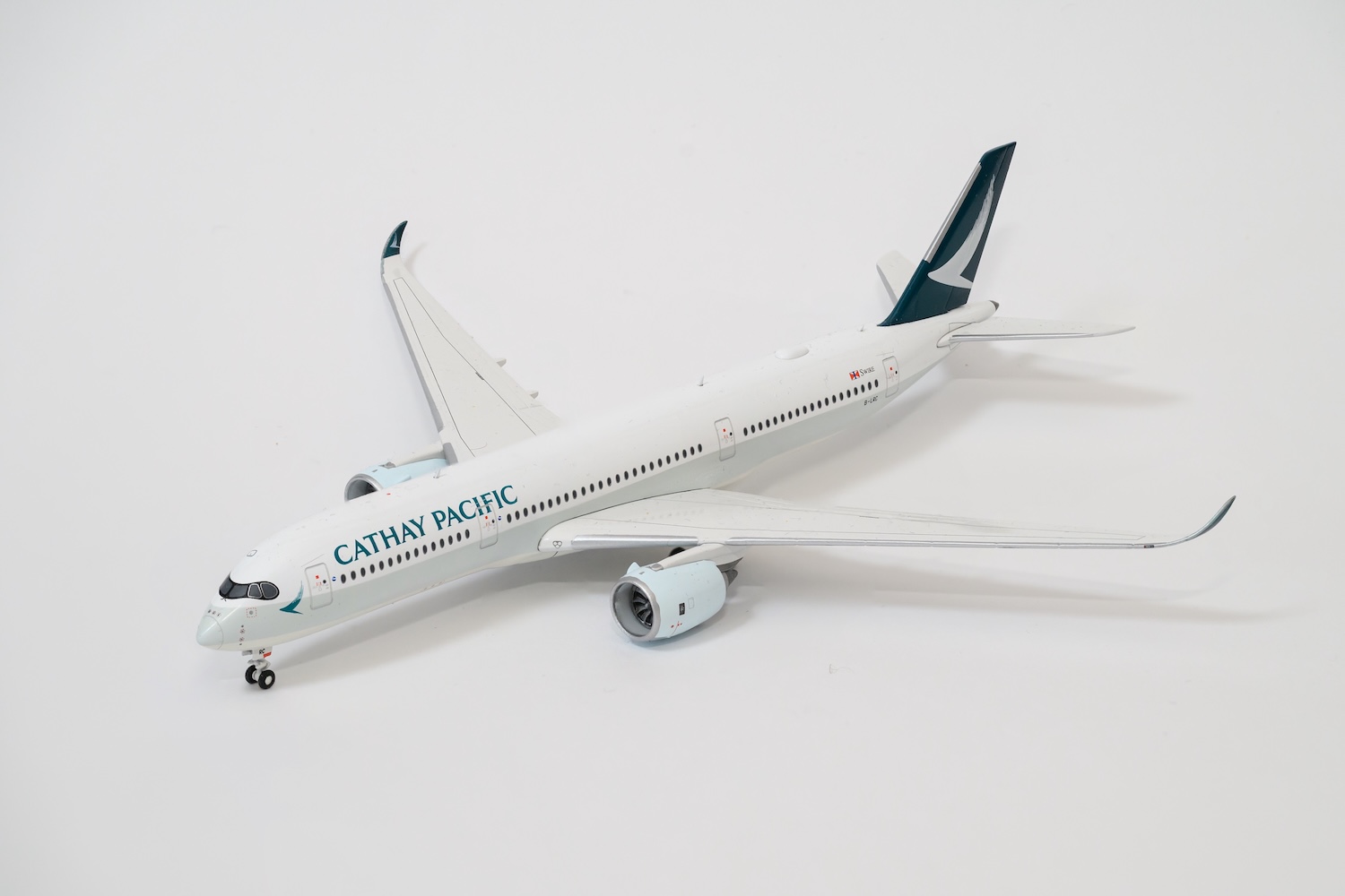 【中級者向けカメラ講座13】意外と簡単？室内で撮る物撮り入門