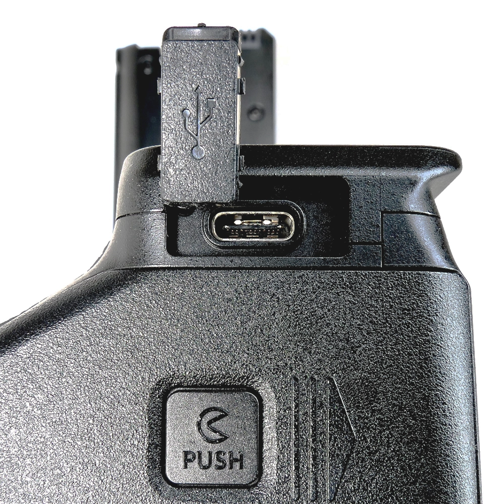 USB給電用端子カバー*