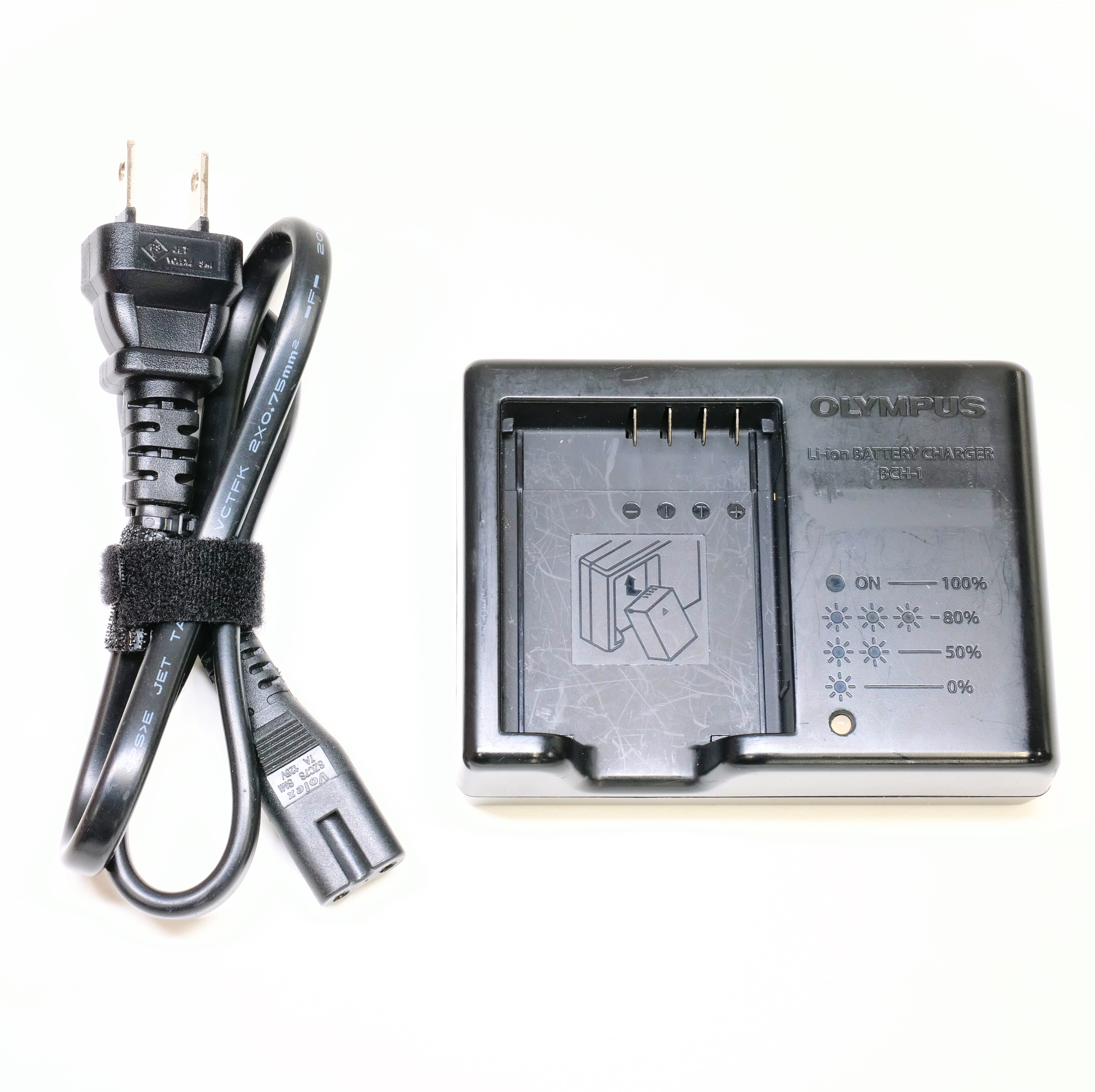 チャージャー（ACケーブル付）