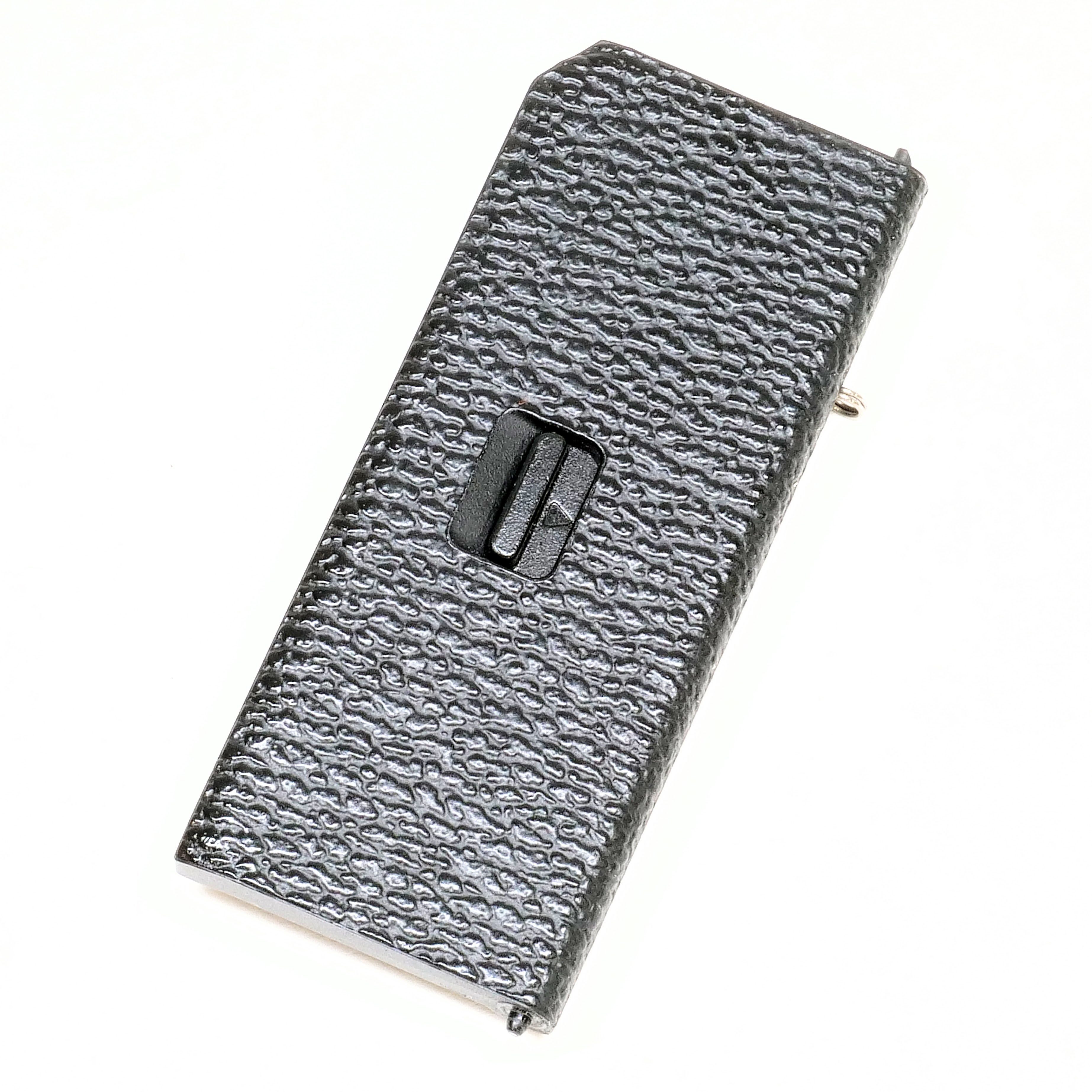 メモリーカードスロットカバー